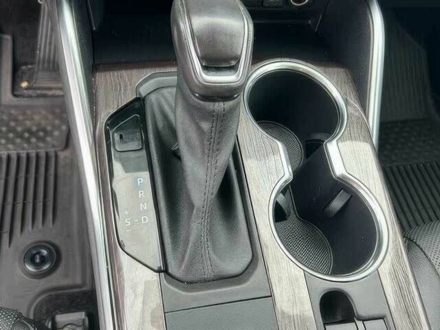 Серый Тойота Хайлендер, объемом двигателя 2.5 л и пробегом 25 тыс. км за 18600 $, фото 9 на Automoto.ua