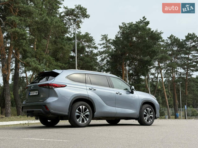 Тойота Хайлендер 2021 в Киеве на Automoto.ua Серый Тойота Хайлендер, объемом двигателя 2.49 л и пробегом 155 тыс. км за 39900 $, фото 72 на Automoto.ua