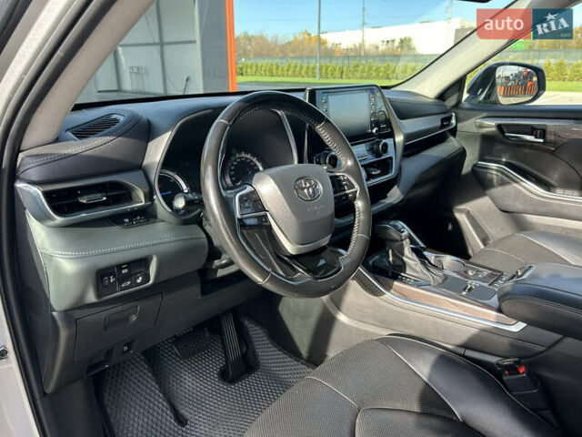 Сірий Тойота Хайлендер, об'ємом двигуна 2.49 л та пробігом 63 тис. км за 51500 $, фото 16 на Automoto.ua