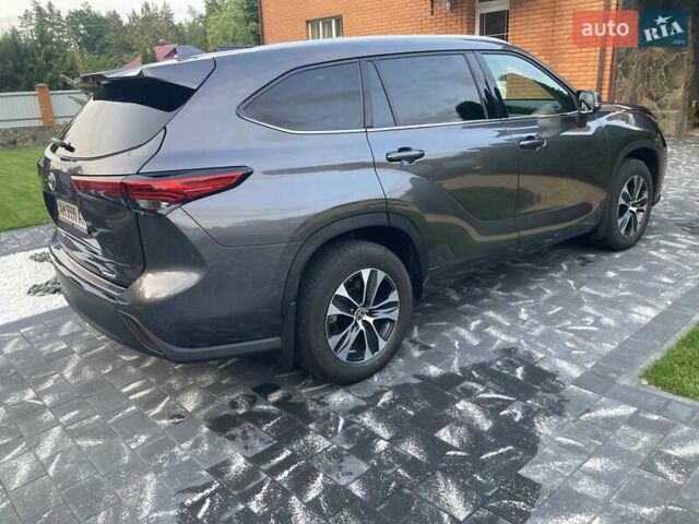 Серый Тойота Хайлендер, объемом двигателя 2.49 л и пробегом 55 тыс. км за 52700 $, фото 2 на Automoto.ua