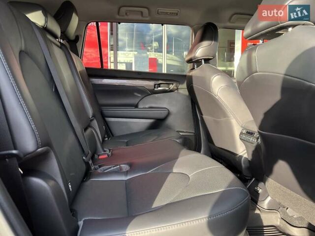 Серый Тойота Хайлендер, объемом двигателя 2.49 л и пробегом 39 тыс. км за 56053 $, фото 11 на Automoto.ua