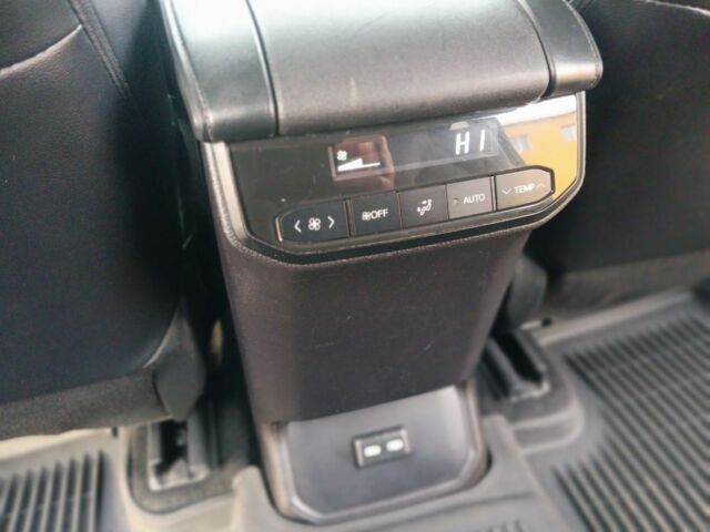 Серый Тойота Хайлендер, объемом двигателя 0 л и пробегом 80 тыс. км за 43000 $, фото 22 на Automoto.ua