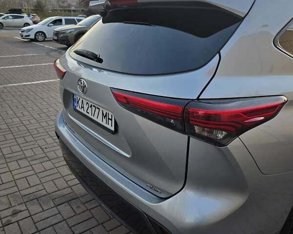 Серый Тойота Хайлендер, объемом двигателя 3.46 л и пробегом 13 тыс. км за 53500 $, фото 4 на Automoto.ua