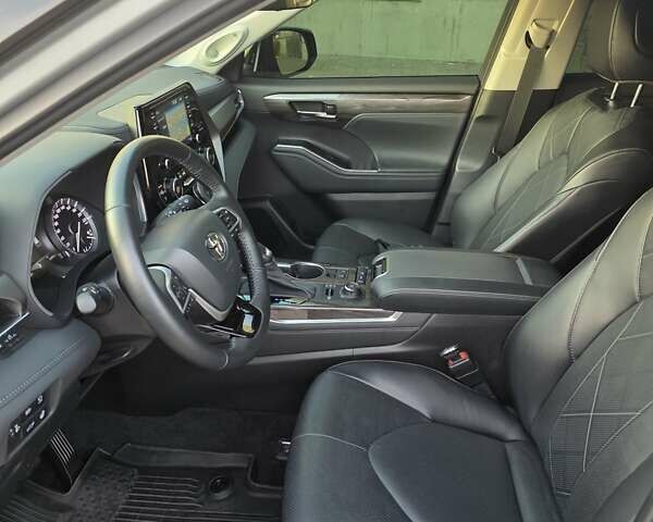 Серый Тойота Хайлендер, объемом двигателя 3.46 л и пробегом 13 тыс. км за 53500 $, фото 17 на Automoto.ua