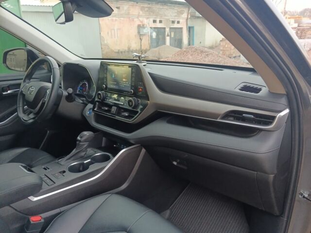 Серый Тойота Хайлендер, объемом двигателя 0 л и пробегом 80 тыс. км за 43000 $, фото 12 на Automoto.ua