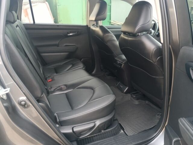 Серый Тойота Хайлендер, объемом двигателя 0 л и пробегом 80 тыс. км за 43000 $, фото 13 на Automoto.ua