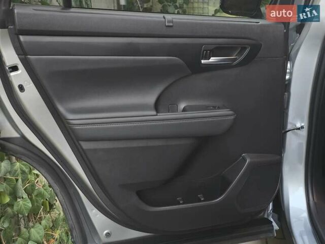 Серый Тойота Хайлендер, объемом двигателя 2.49 л и пробегом 30 тыс. км за 36999 $, фото 64 на Automoto.ua