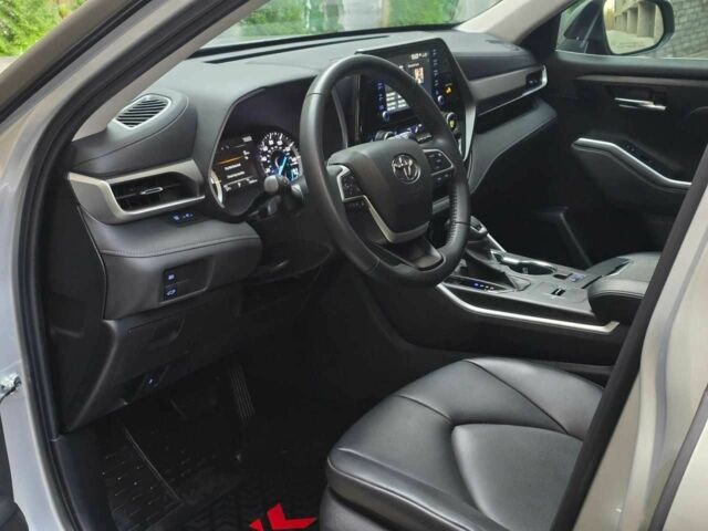 Серый Тойота Хайлендер, объемом двигателя 2.5 л и пробегом 30 тыс. км за 36999 $, фото 4 на Automoto.ua