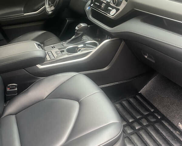 Сірий Тойота Хайлендер, об'ємом двигуна 2.49 л та пробігом 53 тис. км за 47000 $, фото 44 на Automoto.ua