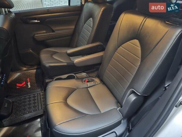 Серый Тойота Хайлендер, объемом двигателя 2.49 л и пробегом 30 тыс. км за 36999 $, фото 67 на Automoto.ua
