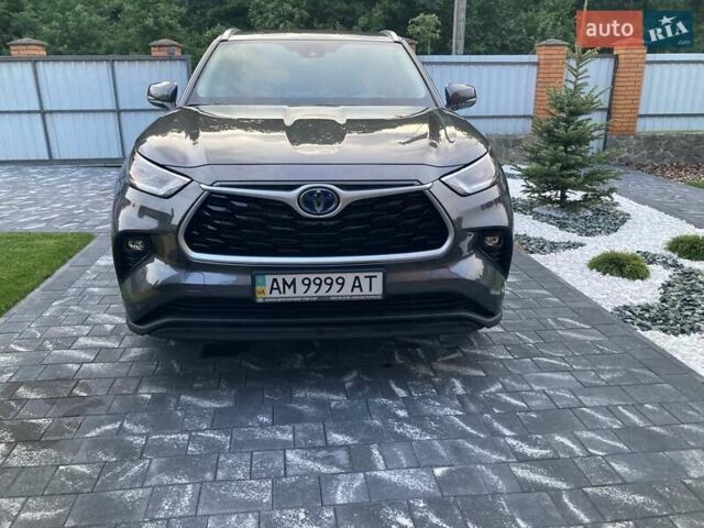 Серый Тойота Хайлендер, объемом двигателя 2.49 л и пробегом 55 тыс. км за 52700 $, фото 3 на Automoto.ua