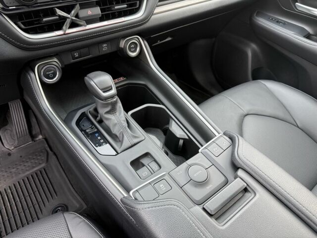 Серый Тойота Хайлендер, объемом двигателя 2.5 л и пробегом 32 тыс. км за 69500 $, фото 15 на Automoto.ua