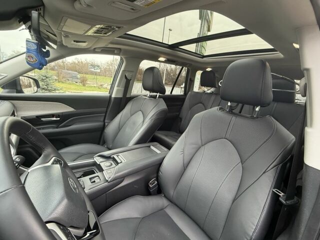 Серый Тойота Хайлендер, объемом двигателя 2.5 л и пробегом 32 тыс. км за 69500 $, фото 17 на Automoto.ua