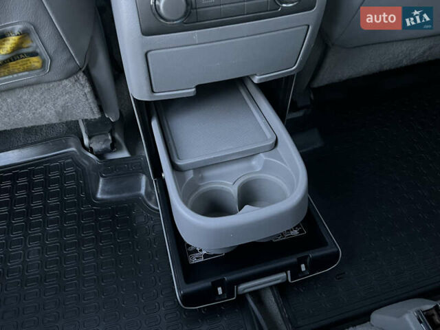 Синий Тойота Хайлендер, объемом двигателя 3.5 л и пробегом 196 тыс. км за 13000 $, фото 69 на Automoto.ua