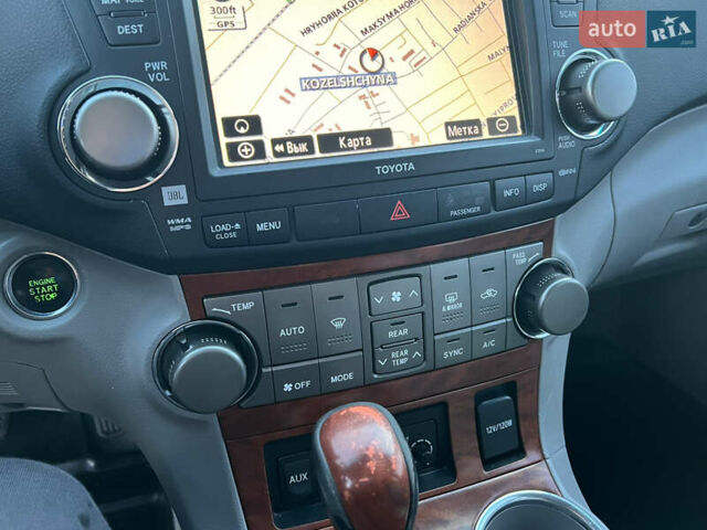 Синий Тойота Хайлендер, объемом двигателя 3.5 л и пробегом 196 тыс. км за 13000 $, фото 59 на Automoto.ua