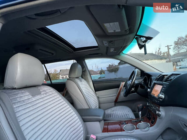 Синий Тойота Хайлендер, объемом двигателя 3.5 л и пробегом 196 тыс. км за 13000 $, фото 88 на Automoto.ua