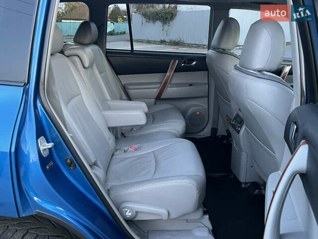 Синий Тойота Хайлендер, объемом двигателя 3.5 л и пробегом 196 тыс. км за 13000 $, фото 81 на Automoto.ua