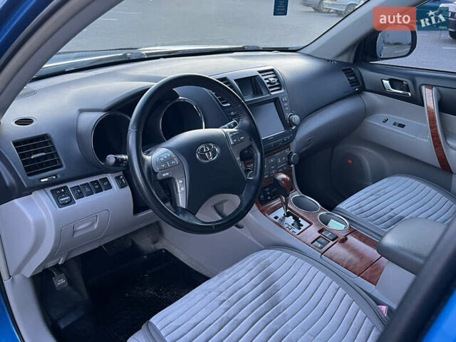 Синий Тойота Хайлендер, объемом двигателя 3.5 л и пробегом 196 тыс. км за 13000 $, фото 51 на Automoto.ua
