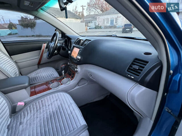 Синий Тойота Хайлендер, объемом двигателя 3.5 л и пробегом 196 тыс. км за 13000 $, фото 87 на Automoto.ua