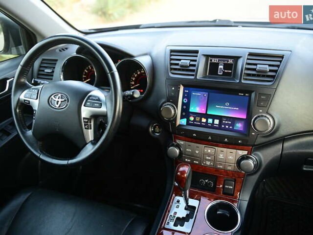 Синий Тойота Хайлендер, объемом двигателя 3.5 л и пробегом 241 тыс. км за 18500 $, фото 10 на Automoto.ua