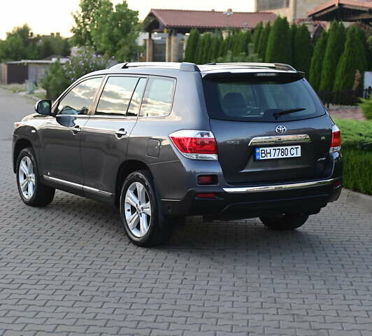 Синий Тойота Хайлендер, объемом двигателя 3.5 л и пробегом 241 тыс. км за 18500 $, фото 4 на Automoto.ua