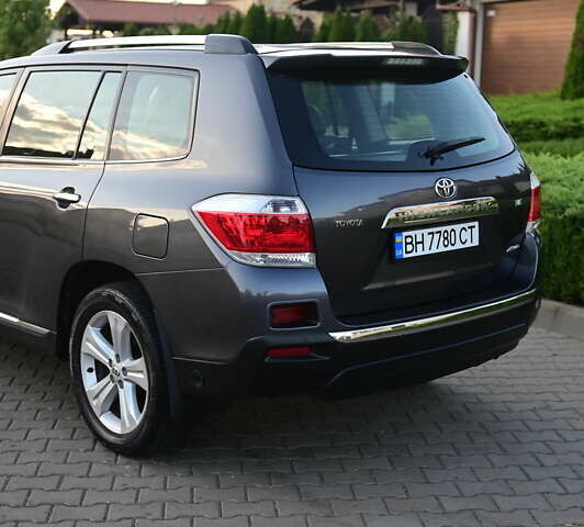 Синий Тойота Хайлендер, объемом двигателя 3.5 л и пробегом 241 тыс. км за 18500 $, фото 5 на Automoto.ua