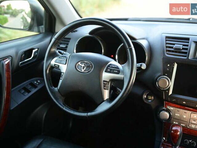 Синий Тойота Хайлендер, объемом двигателя 3.5 л и пробегом 241 тыс. км за 18500 $, фото 34 на Automoto.ua