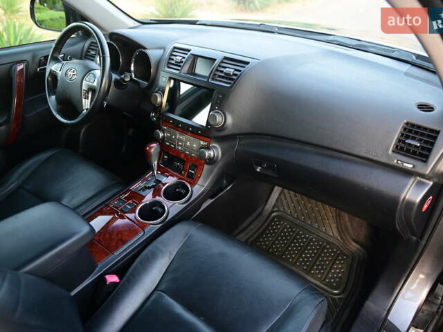 Синий Тойота Хайлендер, объемом двигателя 3.5 л и пробегом 241 тыс. км за 18500 $, фото 33 на Automoto.ua
