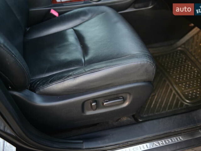 Синий Тойота Хайлендер, объемом двигателя 3.5 л и пробегом 241 тыс. км за 18500 $, фото 23 на Automoto.ua