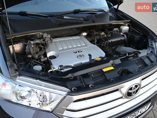 Синий Тойота Хайлендер, объемом двигателя 3.5 л и пробегом 241 тыс. км за 18500 $, фото 6 на Automoto.ua