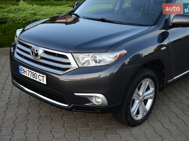 Синий Тойота Хайлендер, объемом двигателя 3.5 л и пробегом 241 тыс. км за 18500 $, фото 2 на Automoto.ua