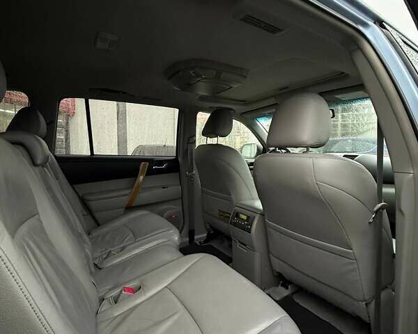 Синий Тойота Хайлендер, объемом двигателя 3.3 л и пробегом 353 тыс. км за 18900 $, фото 8 на Automoto.ua