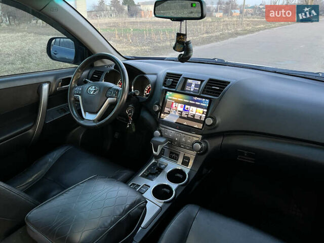 Тойота Хайлендер 2011 в Чернигове на Automoto.ua Синий Тойота Хайлендер, объемом двигателя 3.5 л и пробегом 377 тыс. км за 14800 $, фото 25 на Automoto.ua