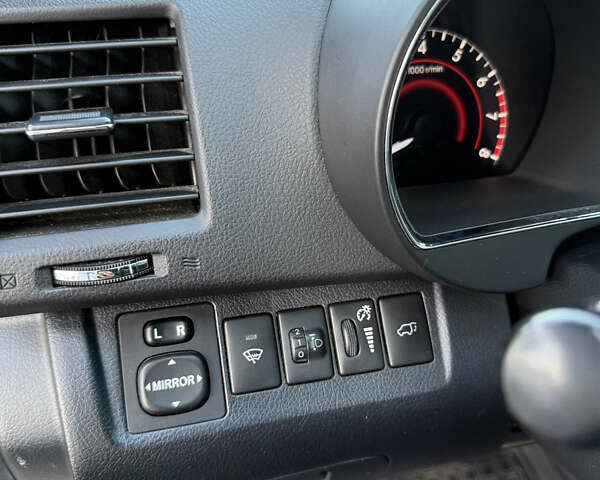 Синій Тойота Хайлендер, об'ємом двигуна 3.5 л та пробігом 173 тис. км за 15700 $, фото 14 на Automoto.ua