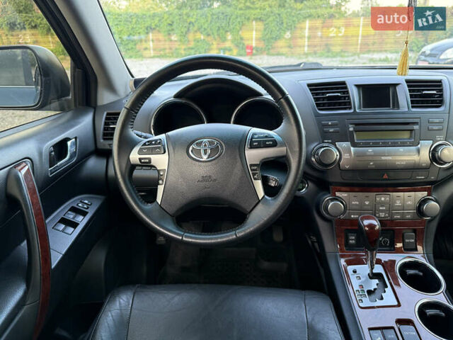 Синій Тойота Хайлендер, об'ємом двигуна 3.5 л та пробігом 173 тис. км за 15700 $, фото 6 на Automoto.ua