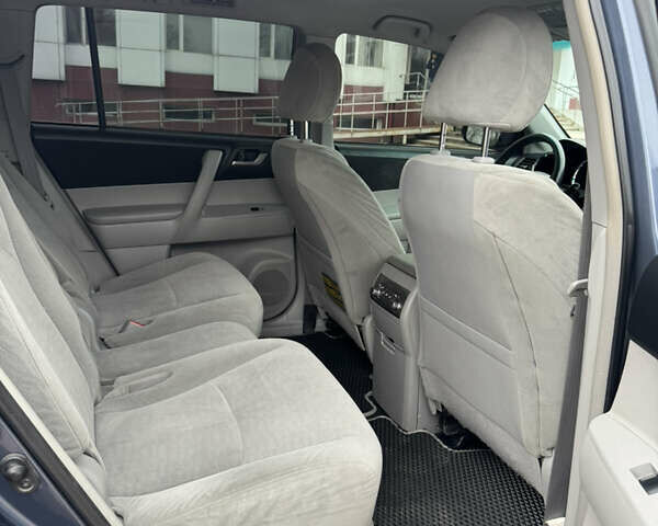 Синій Тойота Хайлендер, об'ємом двигуна 3.46 л та пробігом 258 тис. км за 16999 $, фото 10 на Automoto.ua