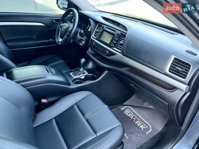 Синий Тойота Хайлендер, объемом двигателя 3.55 л и пробегом 127 тыс. км за 20700 $, фото 37 на Automoto.ua