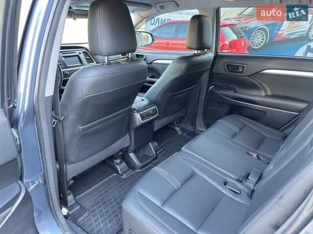 Синий Тойота Хайлендер, объемом двигателя 3.55 л и пробегом 127 тыс. км за 20700 $, фото 25 на Automoto.ua