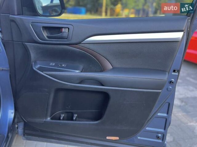 Синий Тойота Хайлендер, объемом двигателя 3.55 л и пробегом 127 тыс. км за 20700 $, фото 36 на Automoto.ua