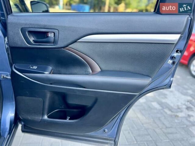 Синий Тойота Хайлендер, объемом двигателя 3.55 л и пробегом 127 тыс. км за 20700 $, фото 30 на Automoto.ua