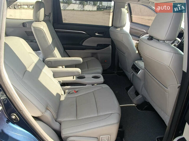Синій Тойота Хайлендер, об'ємом двигуна 3.46 л та пробігом 235 тис. км за 23500 $, фото 40 на Automoto.ua