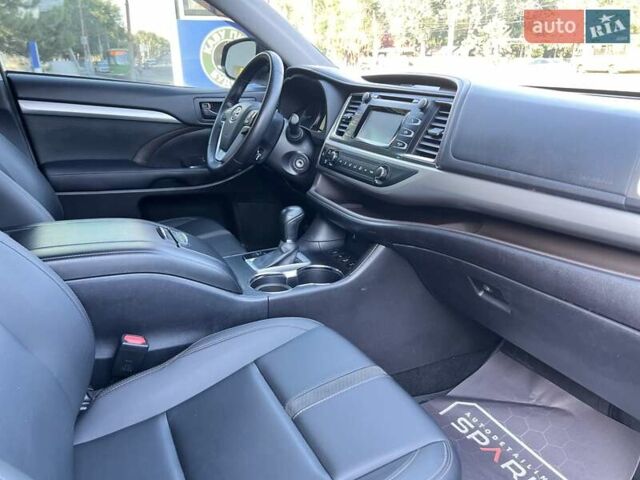 Синий Тойота Хайлендер, объемом двигателя 3.55 л и пробегом 127 тыс. км за 20700 $, фото 39 на Automoto.ua