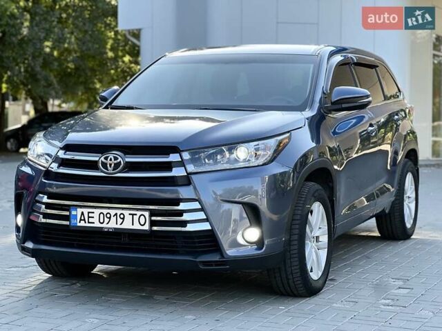 Синий Тойота Хайлендер, объемом двигателя 3.55 л и пробегом 127 тыс. км за 20700 $, фото 4 на Automoto.ua