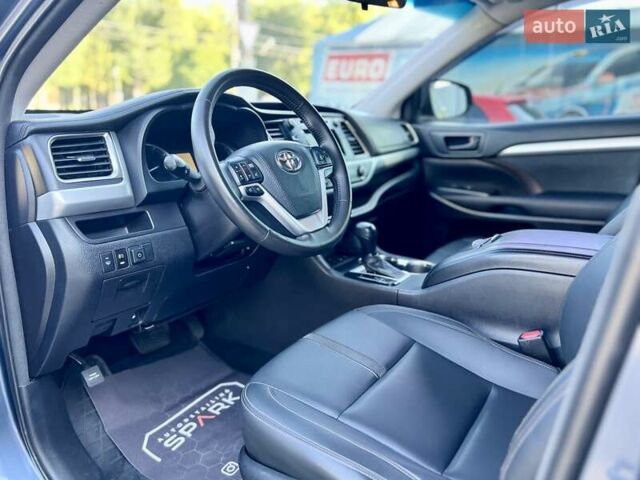 Синий Тойота Хайлендер, объемом двигателя 3.55 л и пробегом 127 тыс. км за 20700 $, фото 21 на Automoto.ua