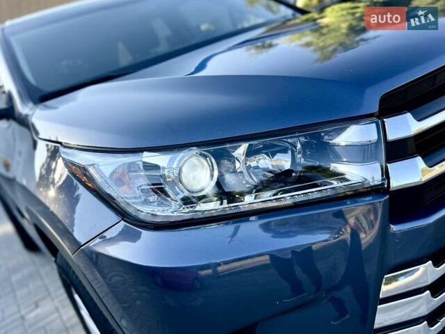 Синий Тойота Хайлендер, объемом двигателя 3.55 л и пробегом 127 тыс. км за 20700 $, фото 8 на Automoto.ua