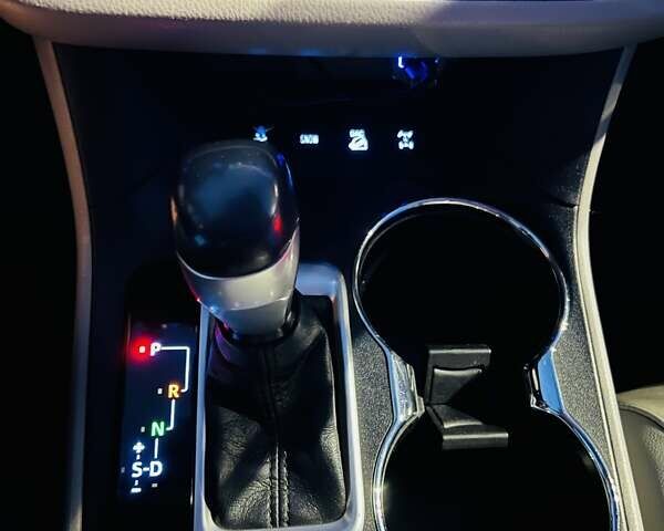 Тойота Хайлендер 2016 в Киеве на Automoto.ua Синий Тойота Хайлендер, объемом двигателя 3.55 л и пробегом 187 тыс. км за 24000 $, фото 6 на Automoto.ua