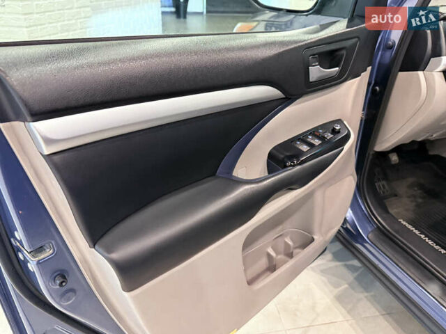 Синий Тойота Хайлендер, объемом двигателя 3.46 л и пробегом 77 тыс. км за 26000 $, фото 53 на Automoto.ua