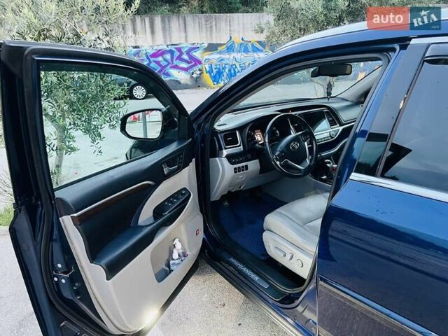 Тойота Хайлендер 2016 в Киеве на Automoto.ua Синий Тойота Хайлендер, объемом двигателя 3.55 л и пробегом 187 тыс. км за 24000 $, фото 7 на Automoto.ua