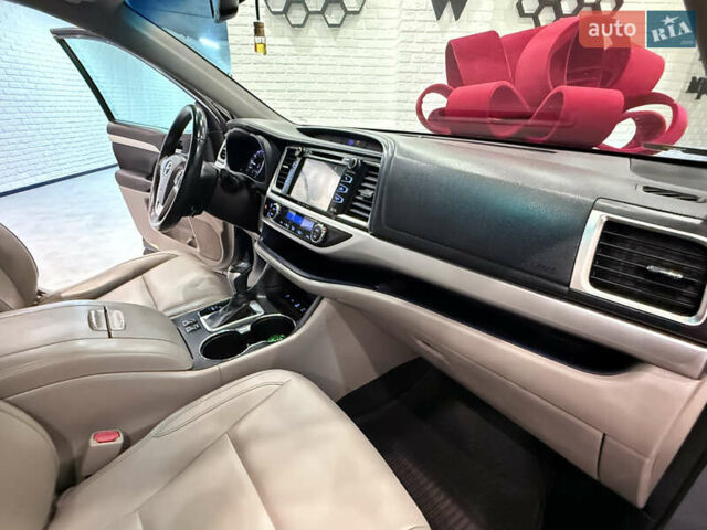 Синий Тойота Хайлендер, объемом двигателя 3.46 л и пробегом 77 тыс. км за 26000 $, фото 38 на Automoto.ua