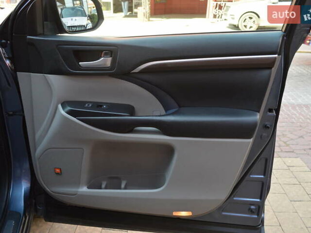 Синий Тойота Хайлендер, объемом двигателя 3.5 л и пробегом 101 тыс. км за 29900 $, фото 47 на Automoto.ua